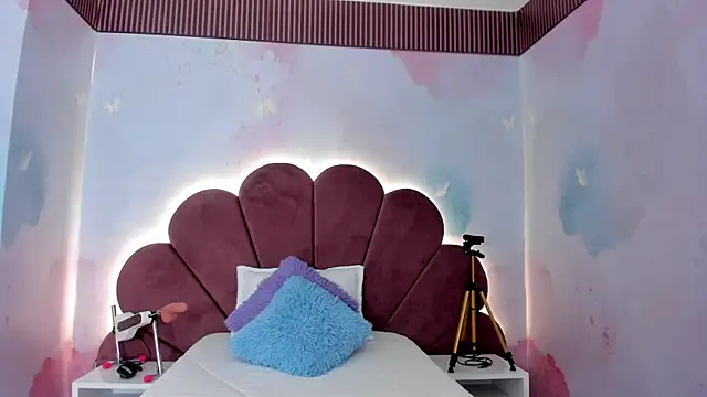 Snapshot of carohornyy chatting on December 1, 2025, 11:37 am carohornyy online show from December 1, 2025, 11:37 am