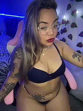 Lindalatina2001 online show from March 2, 2026, 2:14 am