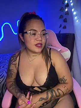 Lindalatina2001 online show from March 19, 2026, 1:31 am