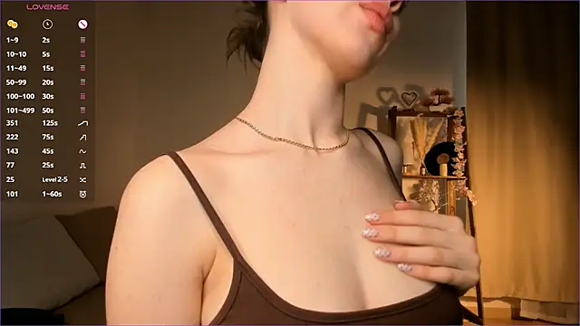 LachelleFrommer online show from April 16, 2026, 1:06 am