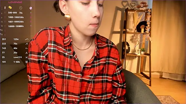 LachelleFrommer online show from April 20, 2026, 1:08 am