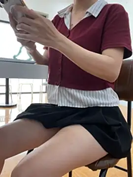Snapshot of Aiko-Office chatting on April 22, 2026, 5:32 am Aiko-Office online show from April 22, 2026, 5:32 am