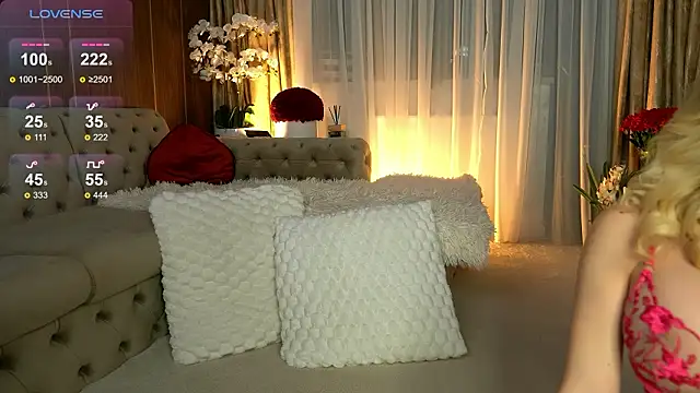 ChloeVelvetx online show from March 4, 2026, 9:32 pm