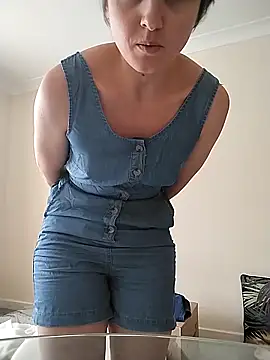 Snapshot of Amy01112 chatting on April 10, 2026, 2:22 pm Amy01112 online show from April 10, 2026, 2:22 pm