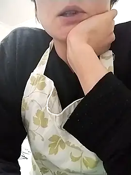 Snapshot of Amy01112 chatting on April 13, 2026, 2:06 am Amy01112 online show from April 13, 2026, 2:06 am