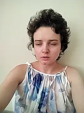 Amy01112 online show from May 26, 2026, 4:25 pm