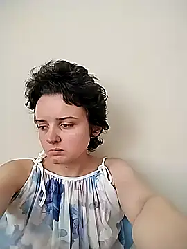 Amy01112 online show from May 27, 2026, 11:51 am