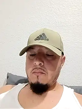 Snapshot of Lalin2323 chatting on February 15, 2026, 8:49 pm Lalin2323 online show from February 15, 2026, 8:49 pm