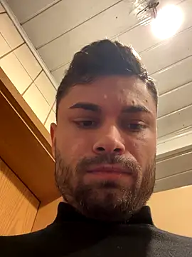 Snapshot of Daniel_fit chatting on December 1, 2025, 2:16 am Daniel fit online show from December 1, 2025, 2:16 am