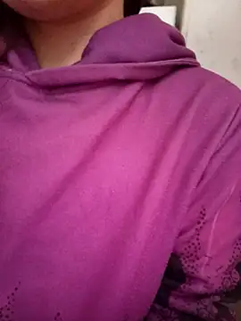 gatitachula93 online show from February 27, 2026, 3:01 pm