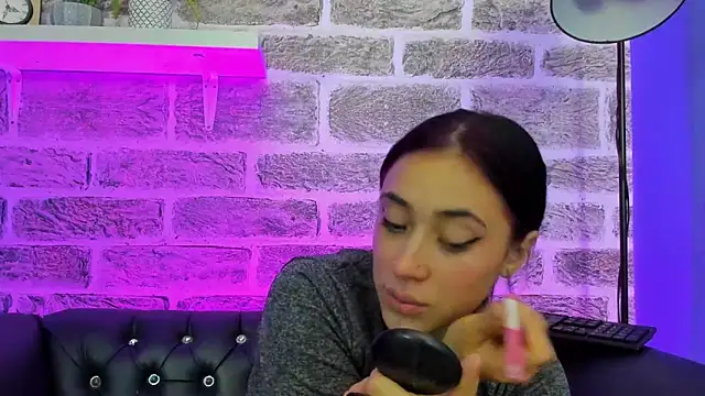 Snapshot of Ariana_collinss chatting on May 22, 2026, 1:17 pm Ariana collinss online show from May 22, 2026, 1:17 pm