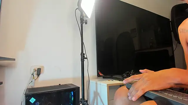 Snapshot of Latin_boys79 chatting on February 28, 2026, 5:08 am Latin boys79 online show from February 28, 2026, 5:08 am