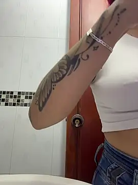 Scarlett firee online show from January 9, 2026, 5:04 pm