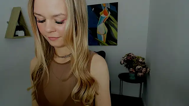 MidnighteAura online show from May 11, 2026, 2:56 pm