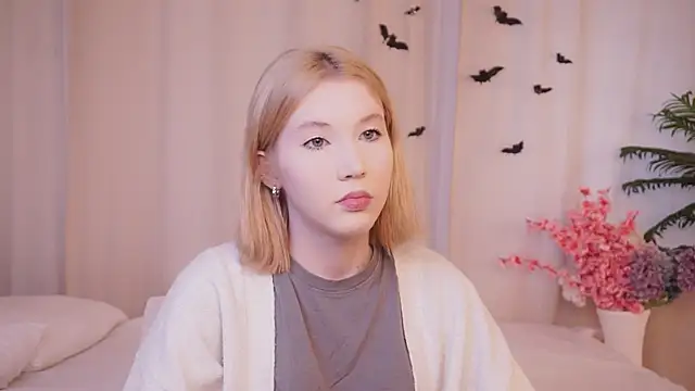 Snapshot of DonitaTerranova chatting on December 2, 2025, 8:41 am DonitaTerranova online show from December 2, 2025, 8:41 am