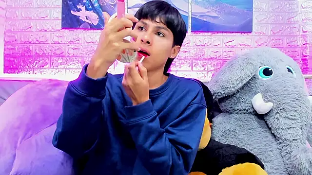 StormLuxX online show from January 18, 2026, 1:37 pm