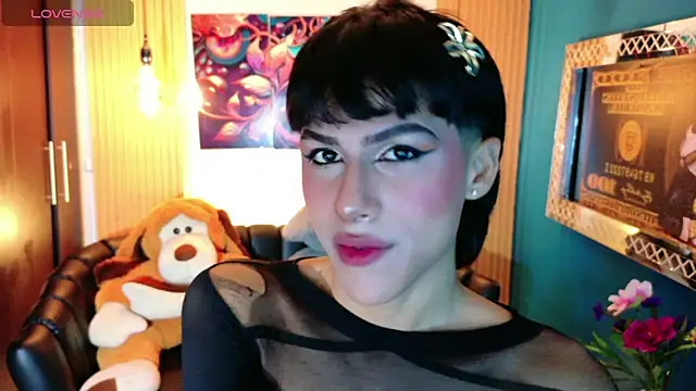 StormLuxX online show from May 22, 2026, 1:06 pm