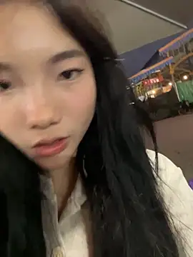 Snapshot of r-u-ok chatting on December 2, 2025, 11:11 pm r-u-ok online show from December 2, 2025, 11:11 pm