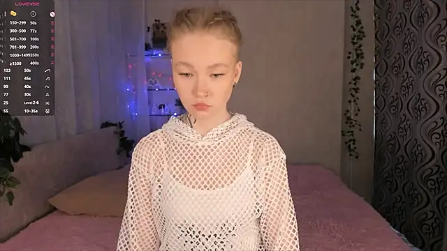 MaireLanda online show from March 10, 2026, 4:28 am