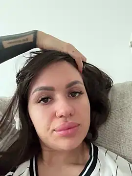 Snapshot of SiennaLuxexx chatting on February 13, 2026, 12:12 pm SiennaLuxexx online show from February 13, 2026, 12:12 pm