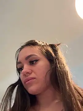 Snapshot of SiennaLuxexx chatting on February 20, 2026, 12:49 pm SiennaLuxexx online show from February 20, 2026, 12:49 pm