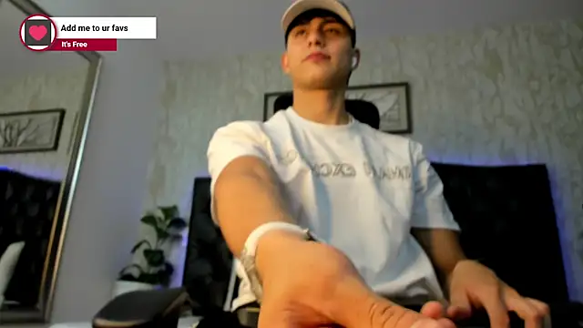 Lander Cruz online show from April 13, 2026, 8:47 pm