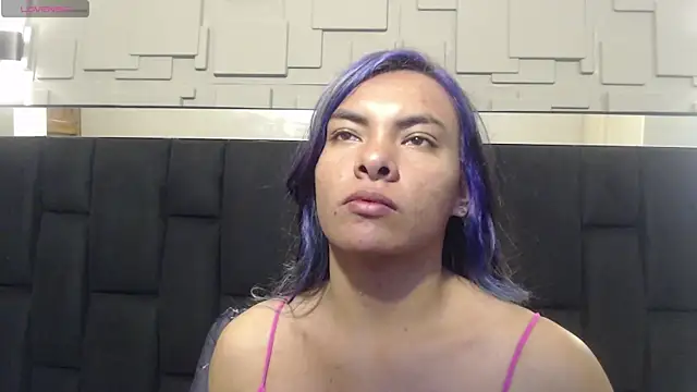 hanna13  online show from December 4, 2025, 11:41 am