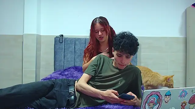 Snapshot of hottie_couplee chatting on December 3, 2025, 10:52 pm hottie couplee online show from December 3, 2025, 10:52 pm