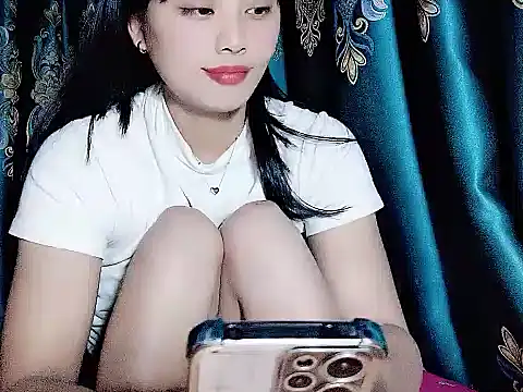 Snapshot of Nana569 chatting on February 14, 2026, 9:33 pm Nana569 online show from February 14, 2026, 9:33 pm