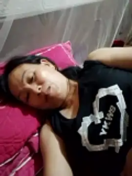 Lili-123k online show from May 17, 2026, 5:09 pm