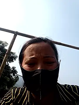 Snapshot of felicity_chloe chatting on January 13, 2026, 4:29 am felicity chloe online show from January 13, 2026, 4:29 am