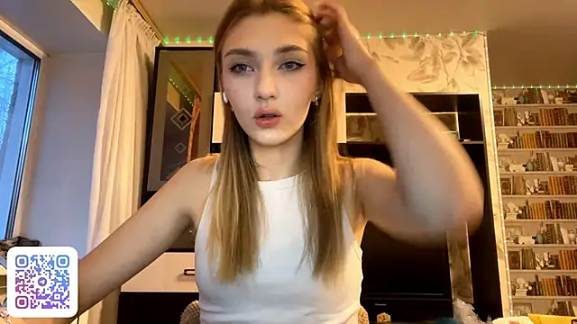 AveryBerkson online show from December 2, 2025, 10:09 am