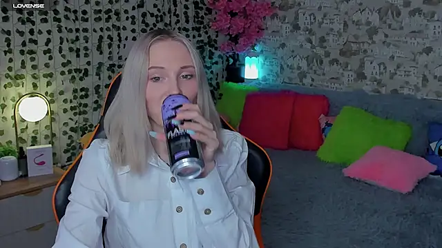 Gina Gina love online show from May 26, 2026, 1:12 am