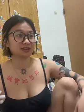 Snapshot of abella1116 chatting on April 8, 2026, 4:18 pm abella1116 online show from April 8, 2026, 4:18 pm
