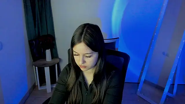 Lilu May online show from May 11, 2026, 4:04 pm