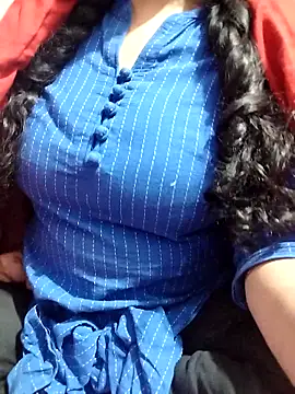 Snapshot of hottyrose69 chatting on February 1, 2026, 10:47 am hottyrose69 online show from February 1, 2026, 10:47 am