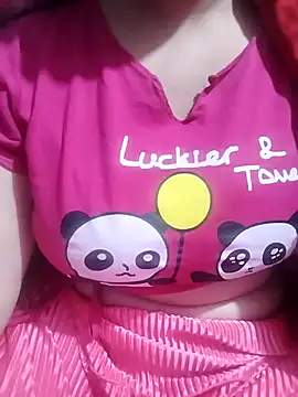 Snapshot of hottyrose69 chatting on February 19, 2026, 5:25 am hottyrose69 online show from February 19, 2026, 5:25 am