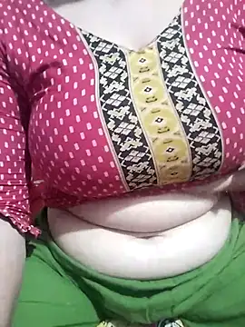 Snapshot of hottyrose69 chatting on February 22, 2026, 6:02 am hottyrose69 online show from February 22, 2026, 6:02 am