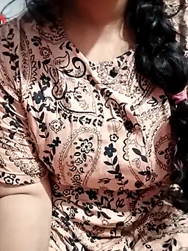 Snapshot of hottyrose69 chatting on March 2, 2026, 4:03 am hottyrose69 online show from March 2, 2026, 4:03 am