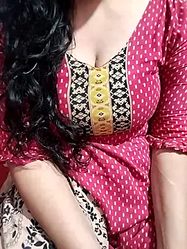 hottyrose69 online show from April 11, 2026, 11:20 pm