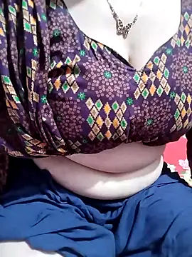 hottyrose69 online show from April 21, 2026, 2:26 am