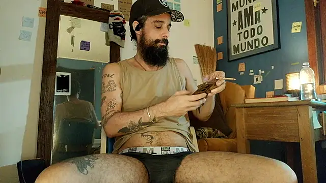 Snapshot of ooproprio chatting on August 3, 2026, 9:29 pm ooproprio online show from August 3, 2026, 9:29 pm
