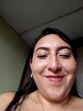 Valeria montana  online show from May 18, 2026, 9:42 pm