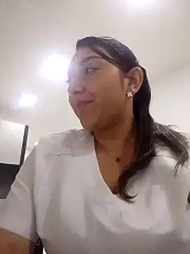 Valeria montana  online show from June 3, 2026, 6:46 pm