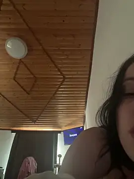 Snapshot of HilorianAndry chatting on December 3, 2025, 12:18 am HilorianAndry online show from December 3, 2025, 12:18 am