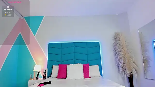  victoria collins  online show from February 13, 2026, 7:54 pm