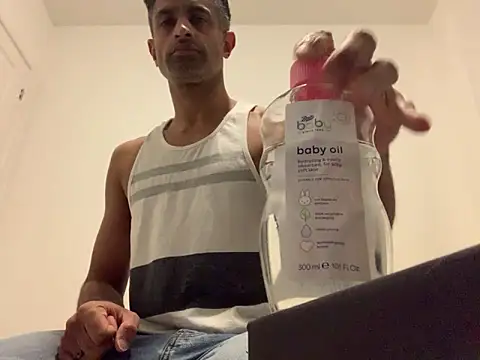 RandyRik online show from December 2, 2025, 8:37 pm