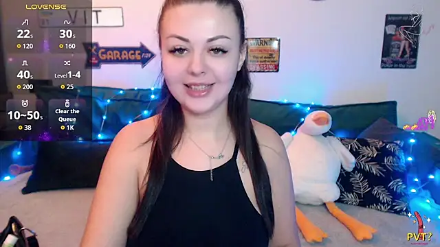 MonicaMoonly online show from December 5, 2025, 8:27 pm