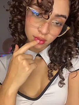 Anne Wyntheris online show from March 3, 2026, 3:45 am