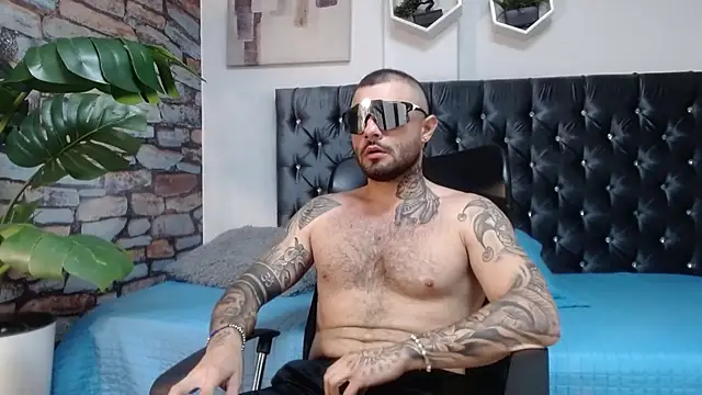 Snapshot of lucky_smith1 chatting on December 4, 2025, 6:38 pm lucky smith1 online show from December 4, 2025, 6:38 pm